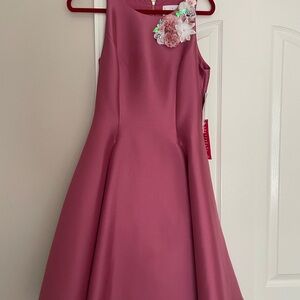 Nicole Miller Elegant Pink Dress with Floral Accents